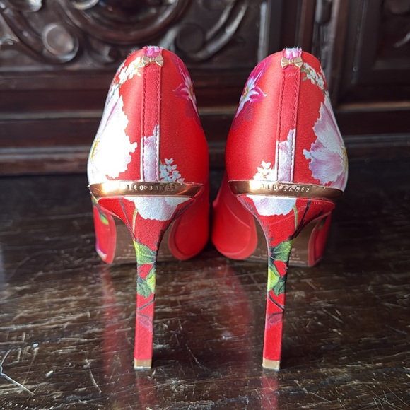 Ted Baker floral pumps - Picture 5 of 7